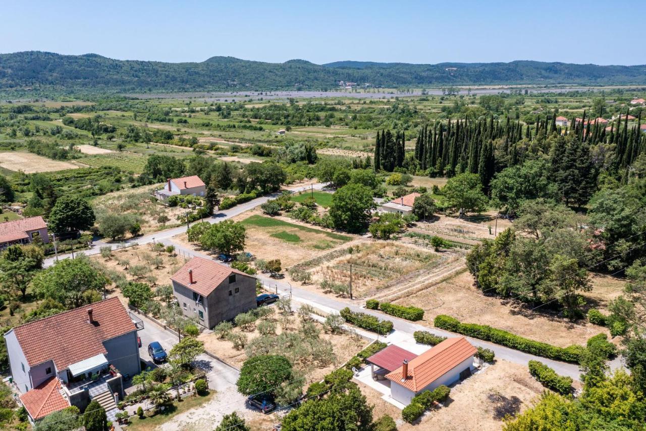 Apartment Laurel Leaf Lovorno ภายนอก รูปภาพ