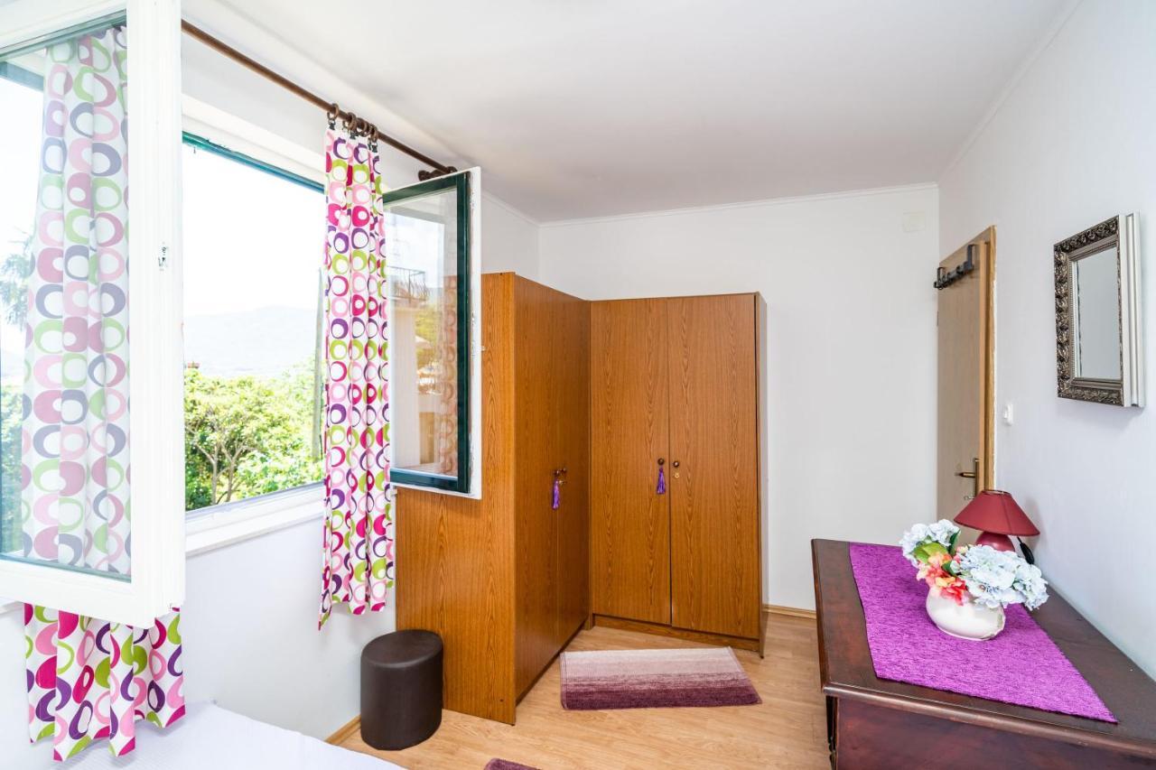 Apartment Laurel Leaf Lovorno ภายนอก รูปภาพ