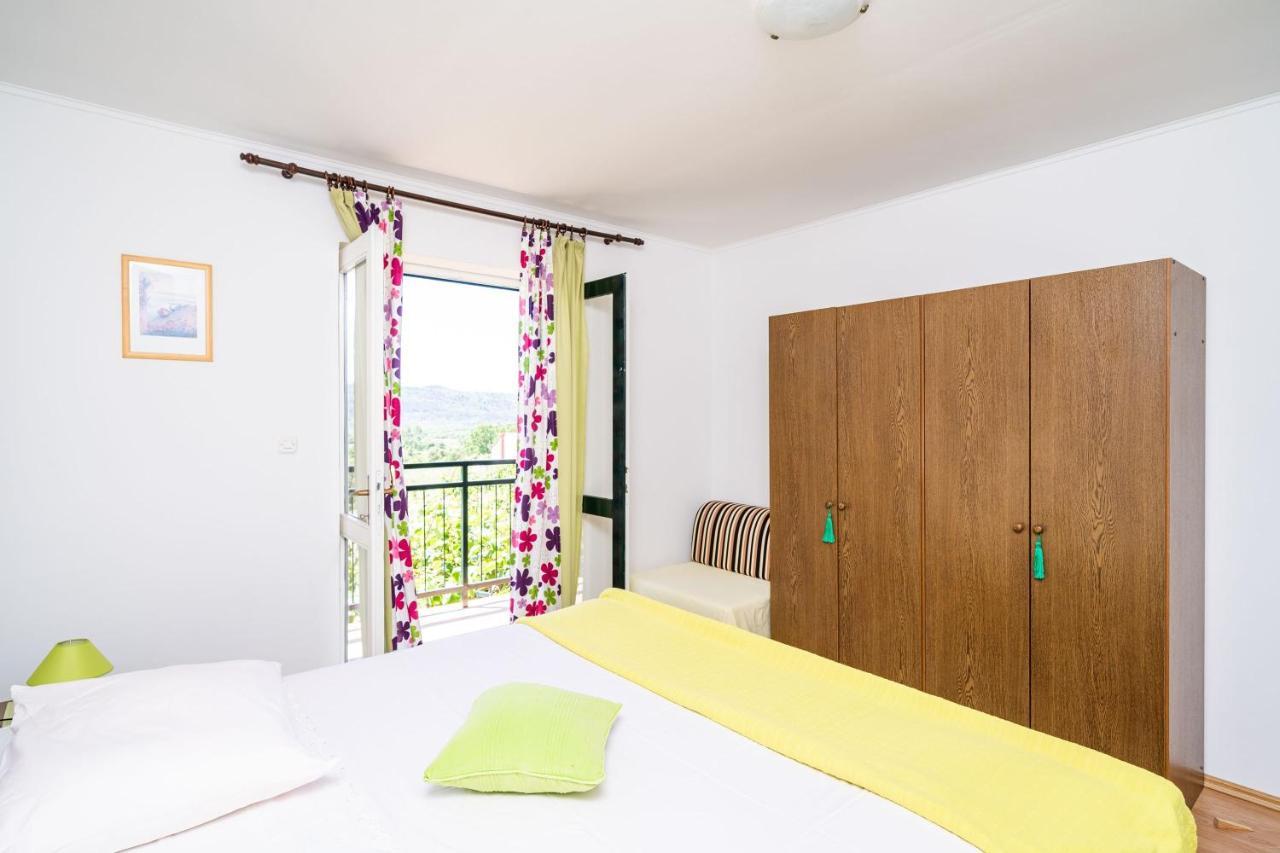 Apartment Laurel Leaf Lovorno ภายนอก รูปภาพ