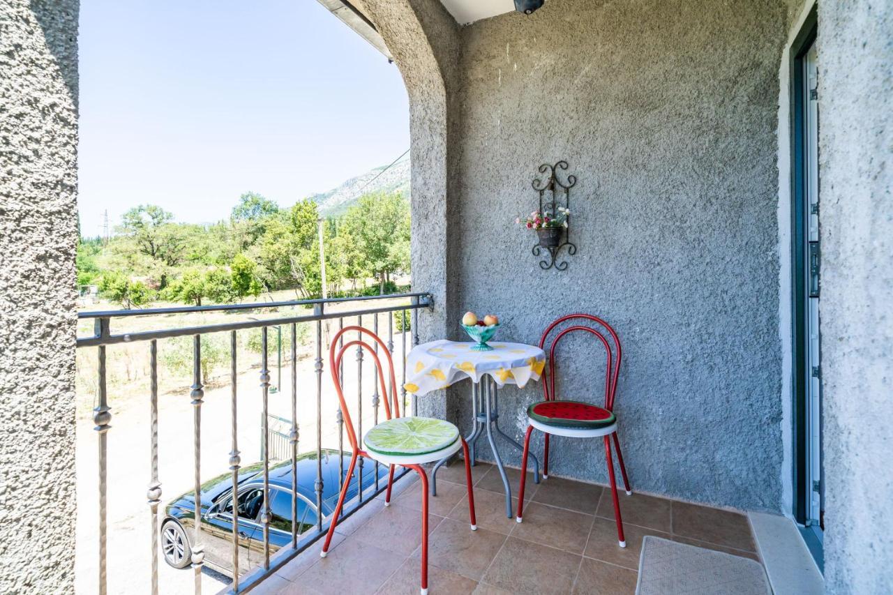 Apartment Laurel Leaf Lovorno ภายนอก รูปภาพ