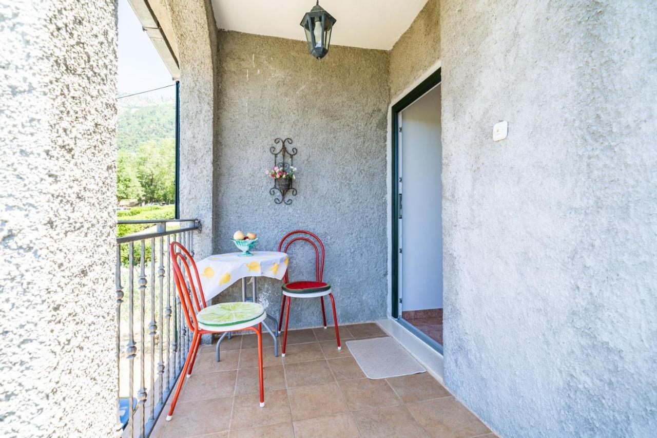 Apartment Laurel Leaf Lovorno ภายนอก รูปภาพ