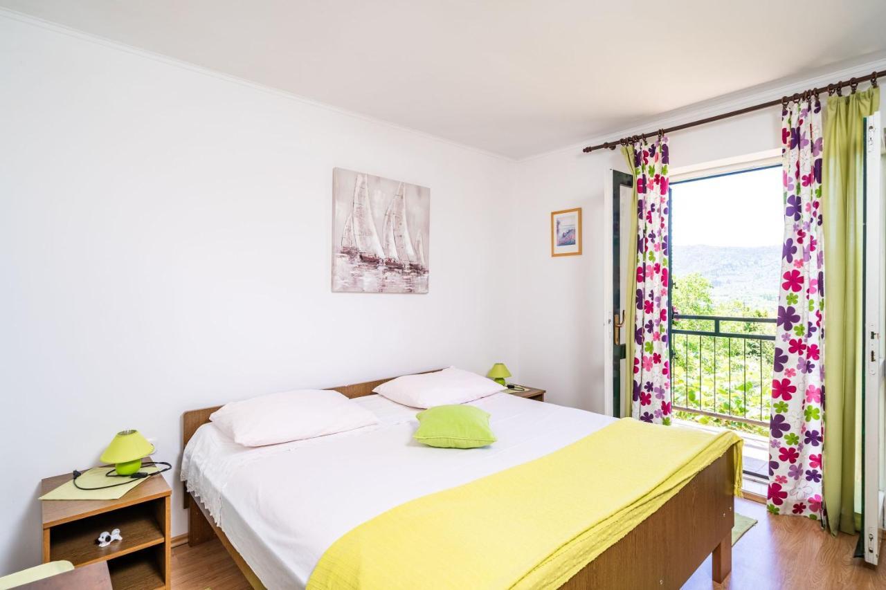 Apartment Laurel Leaf Lovorno ภายนอก รูปภาพ