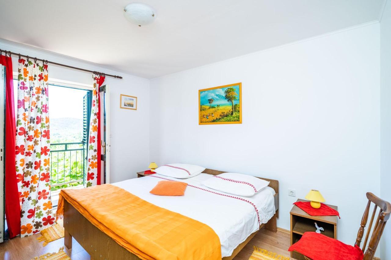Apartment Laurel Leaf Lovorno ภายนอก รูปภาพ